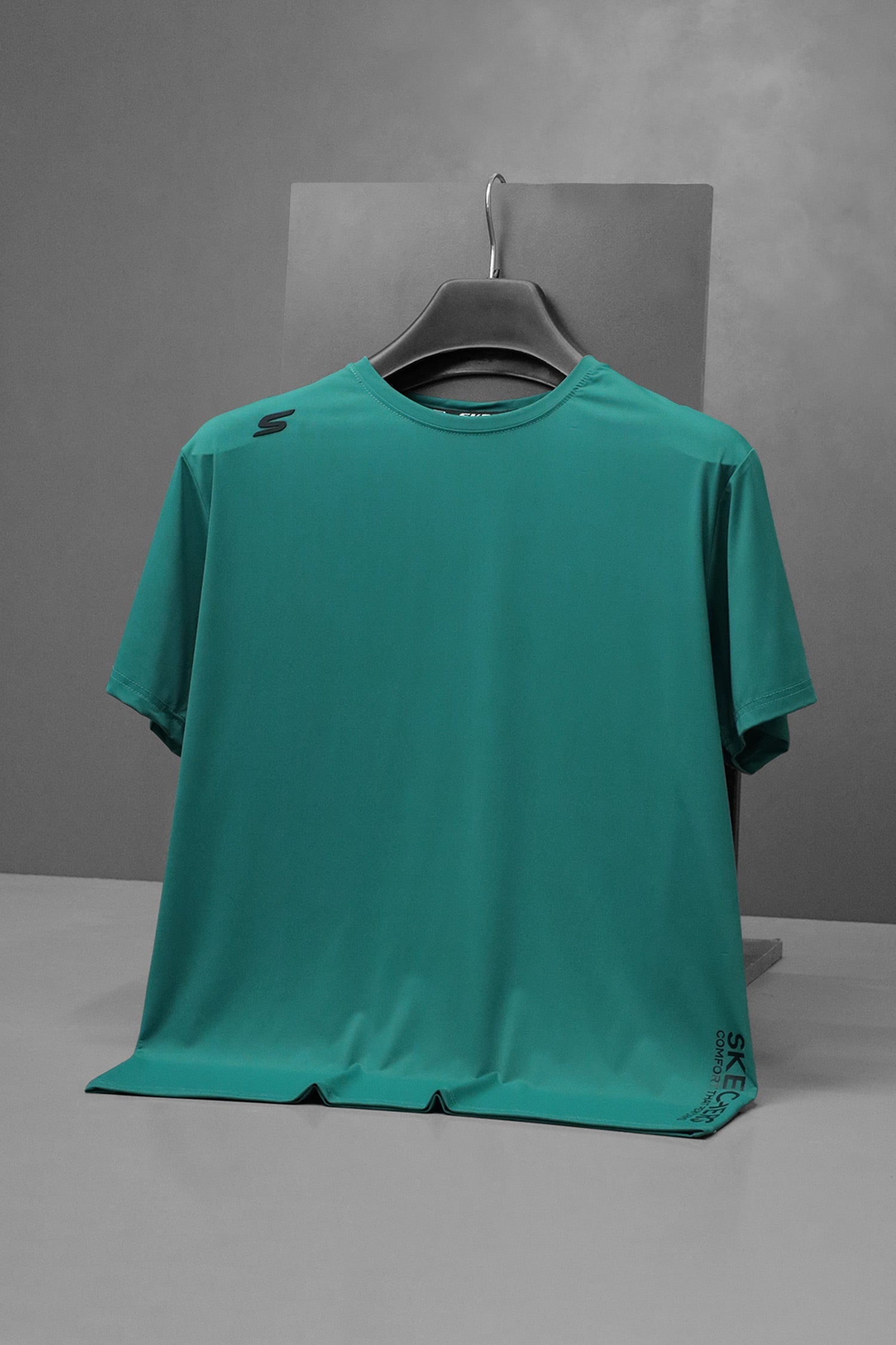 Next  Skip to product information PreviousNext 30% off Skchr Breathable Sweat-Wicking Activewear Dry-Fit Tee